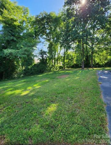 1020 Rosewood Drive Dallas NC 28034