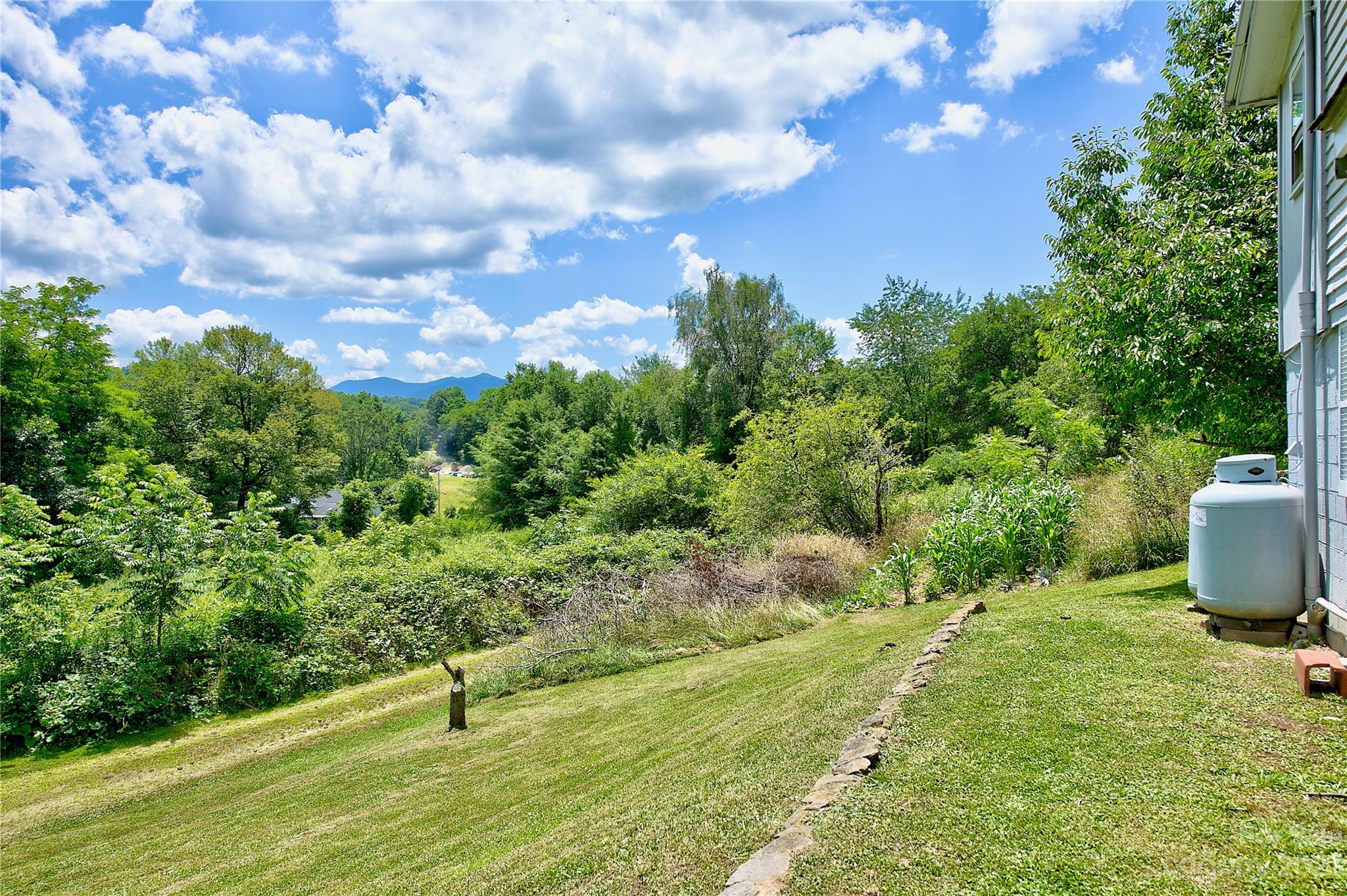 20 Green Mountain Drive Burnsville NC 28714