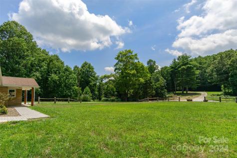 468 Deer Park Lake Road Spruce Pine NC 28777
