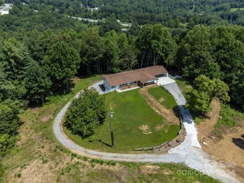 468 Deer Park Lake Road Spruce Pine NC 28777