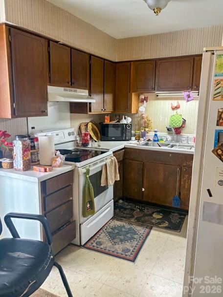 1903 Beechtree Court Charlotte NC 28210