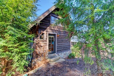 5 Chaucer Road Black Mountain NC 28711