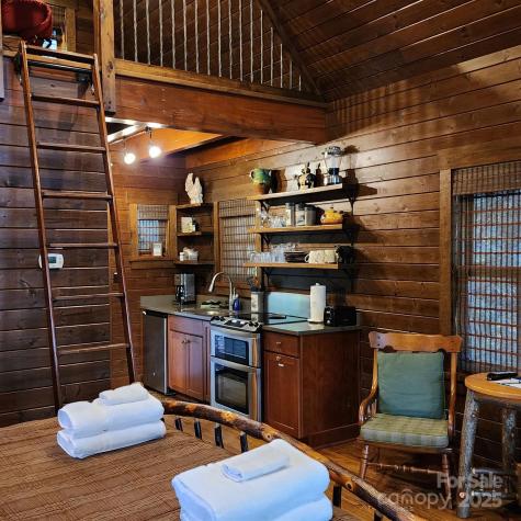 5 Chaucer Road Black Mountain NC 28711