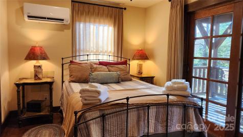 5 Chaucer Road Black Mountain NC 28711