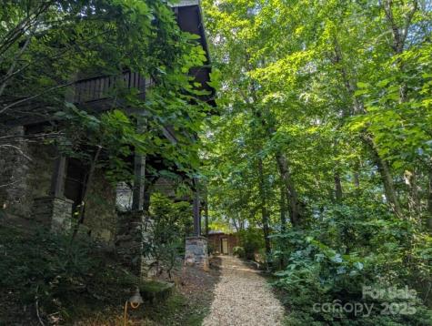 5 Chaucer Road Black Mountain NC 28711
