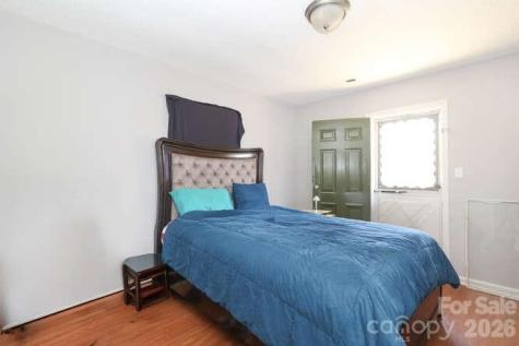 1401 W Mauney Avenue Gastonia NC 28052