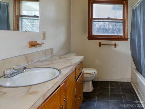 651, 655, 659 Dallas Stanley Highway Dallas NC 28034