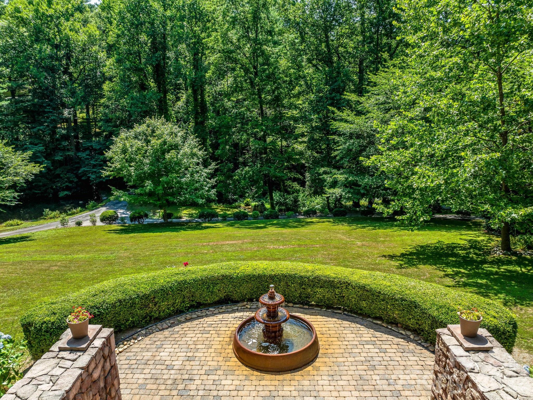 163 Northern Lights Lane Hendersonville NC 28739