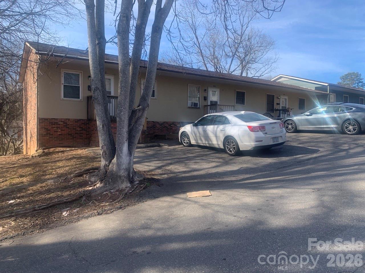 1006 3rd Street SE Hickory NC 28602