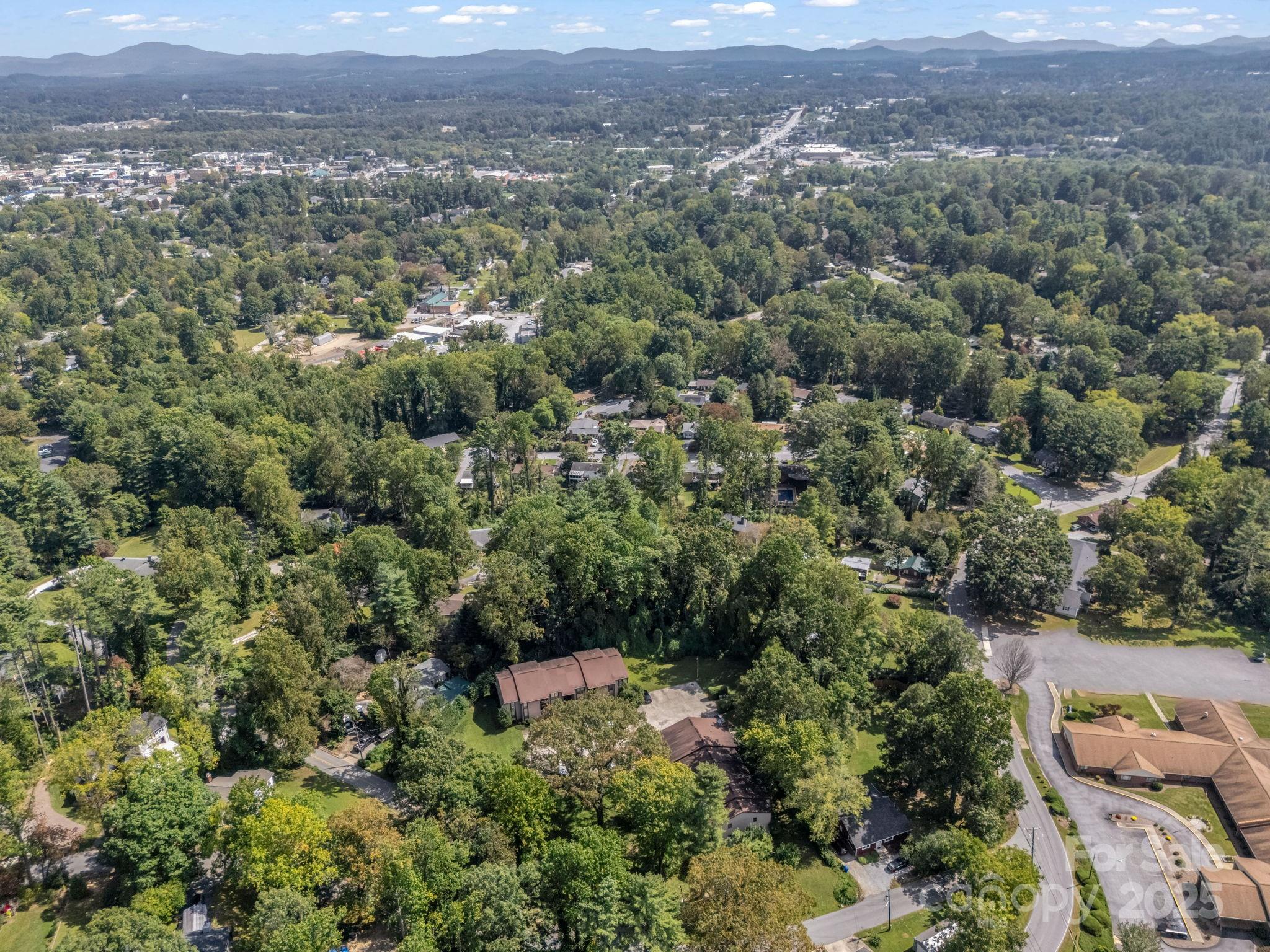 333 W Lake Avenue Hendersonville NC 28739