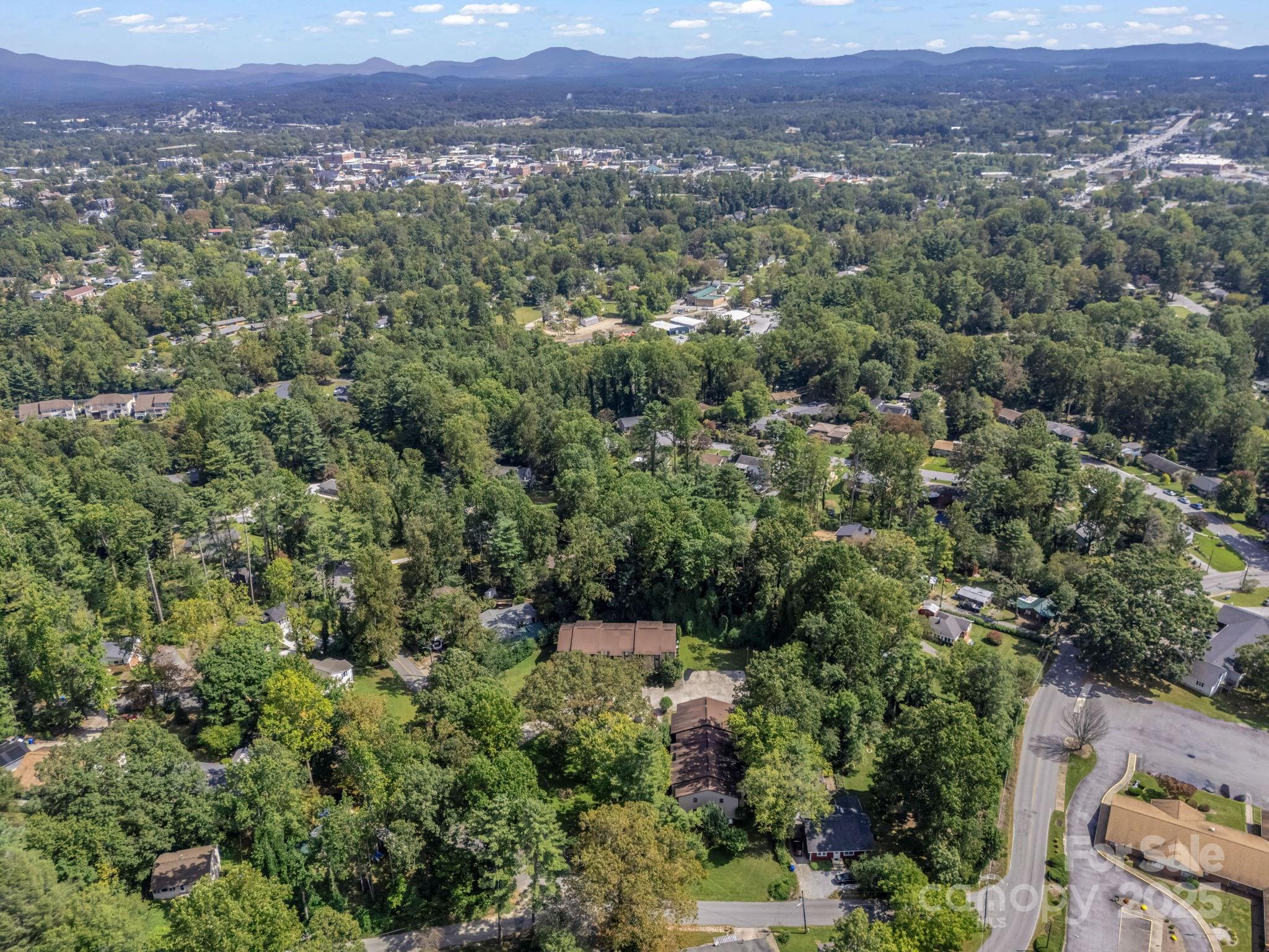 333 W Lake Avenue Hendersonville NC 28739