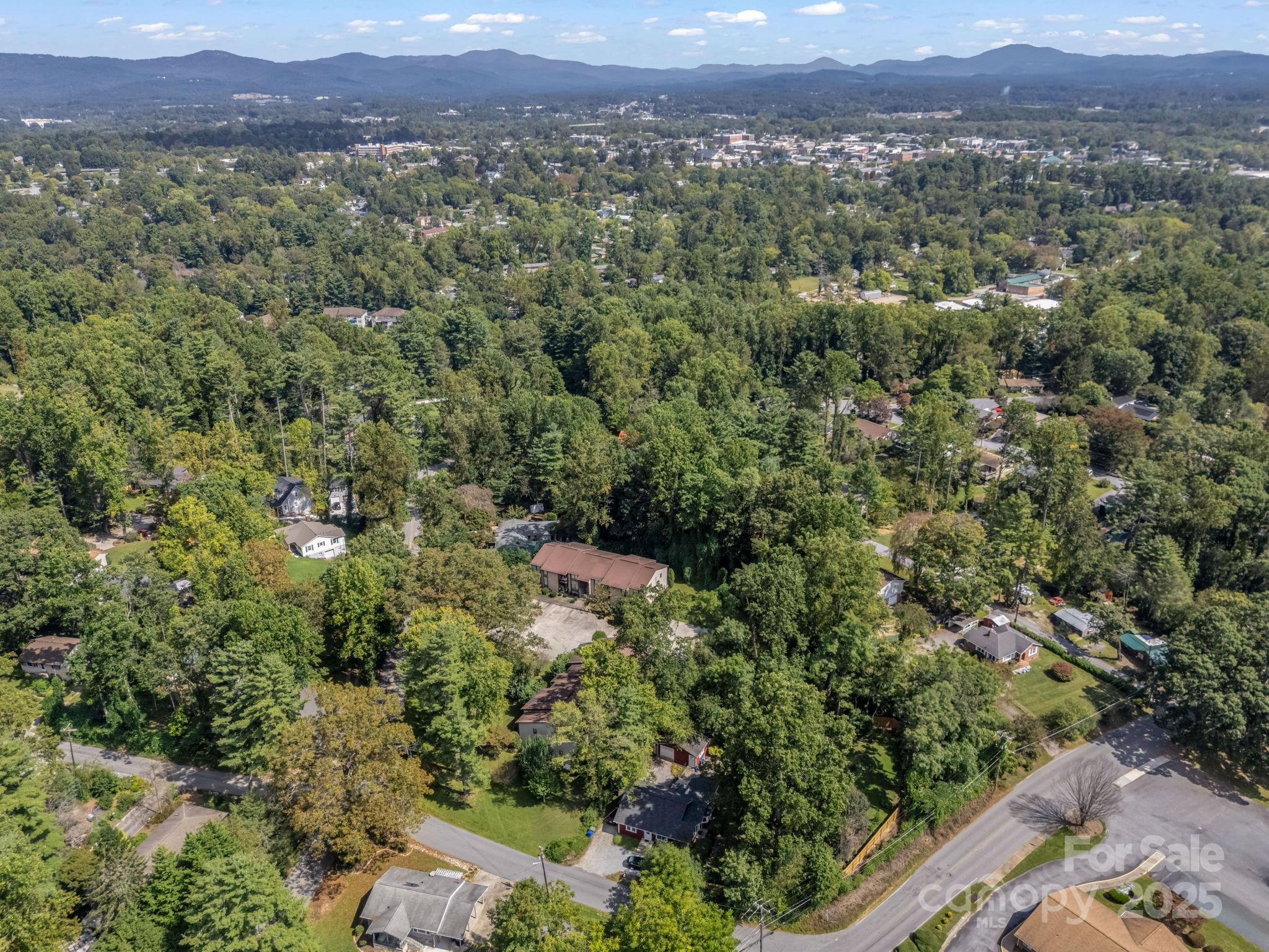 333 W Lake Avenue Hendersonville NC 28739