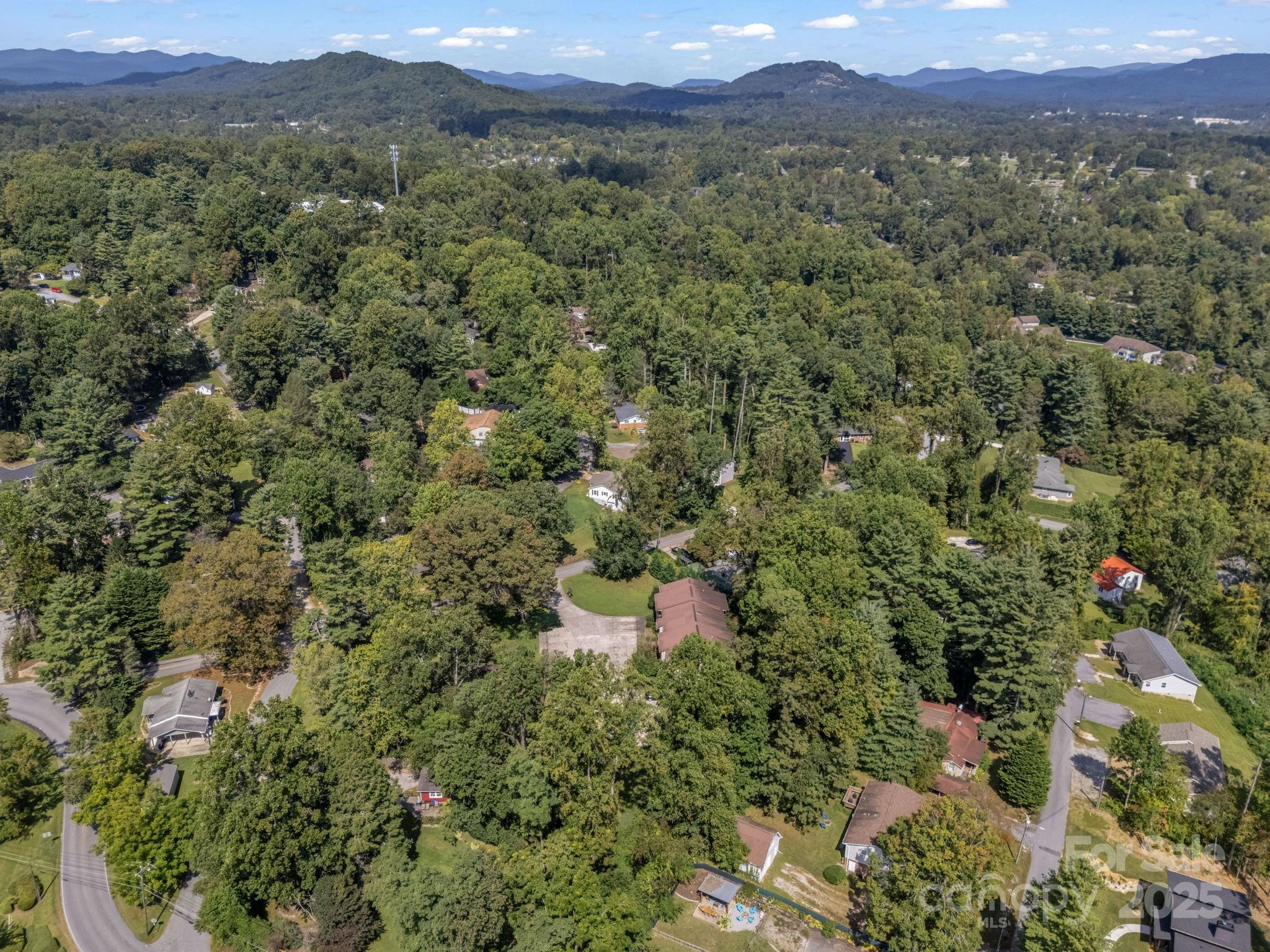 333 W Lake Avenue Hendersonville NC 28739