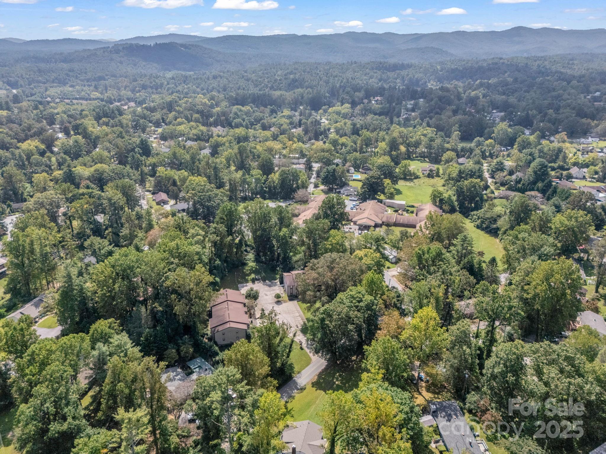 333 W Lake Avenue Hendersonville NC 28739
