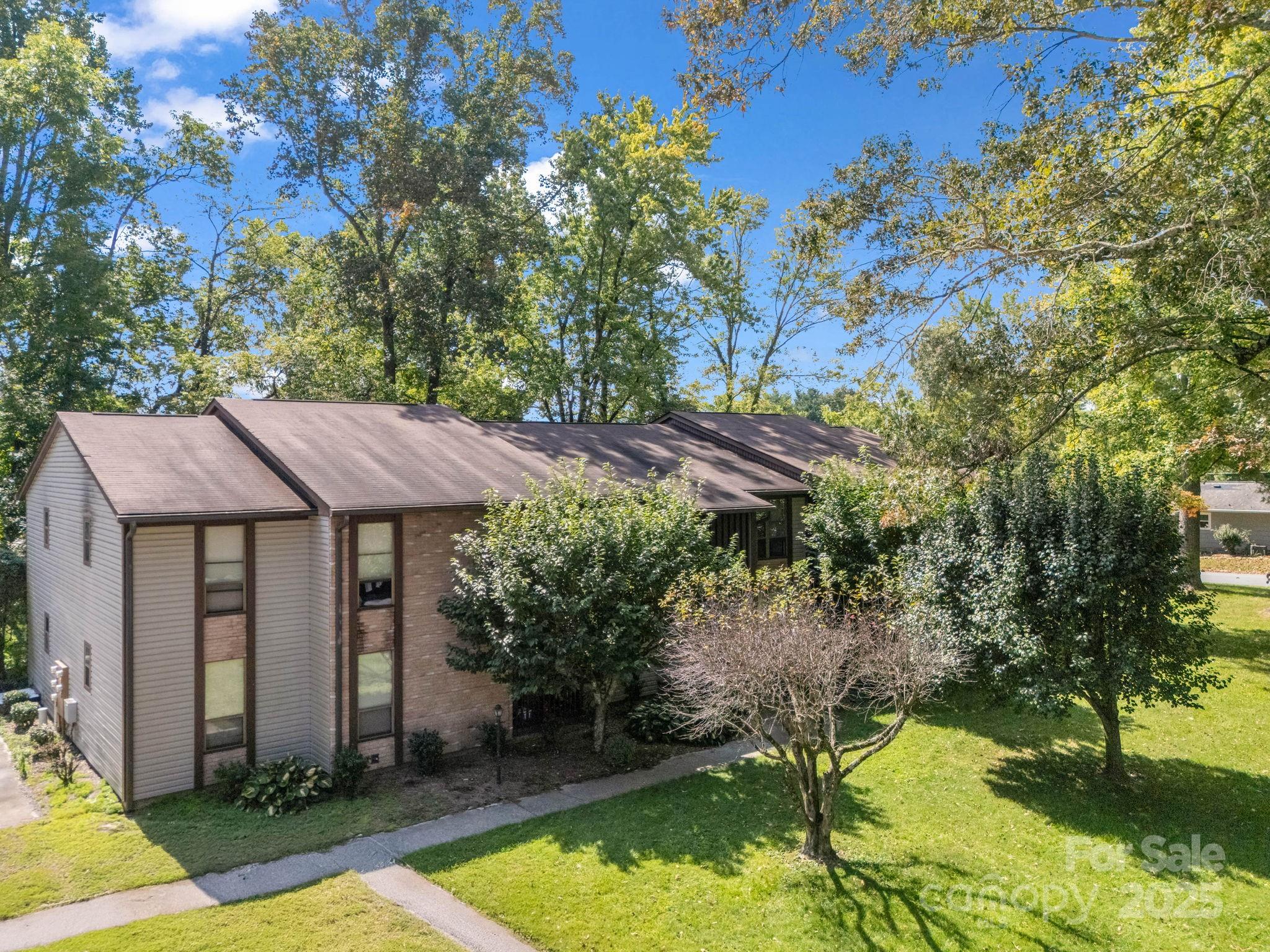 333 W Lake Avenue Hendersonville NC 28739