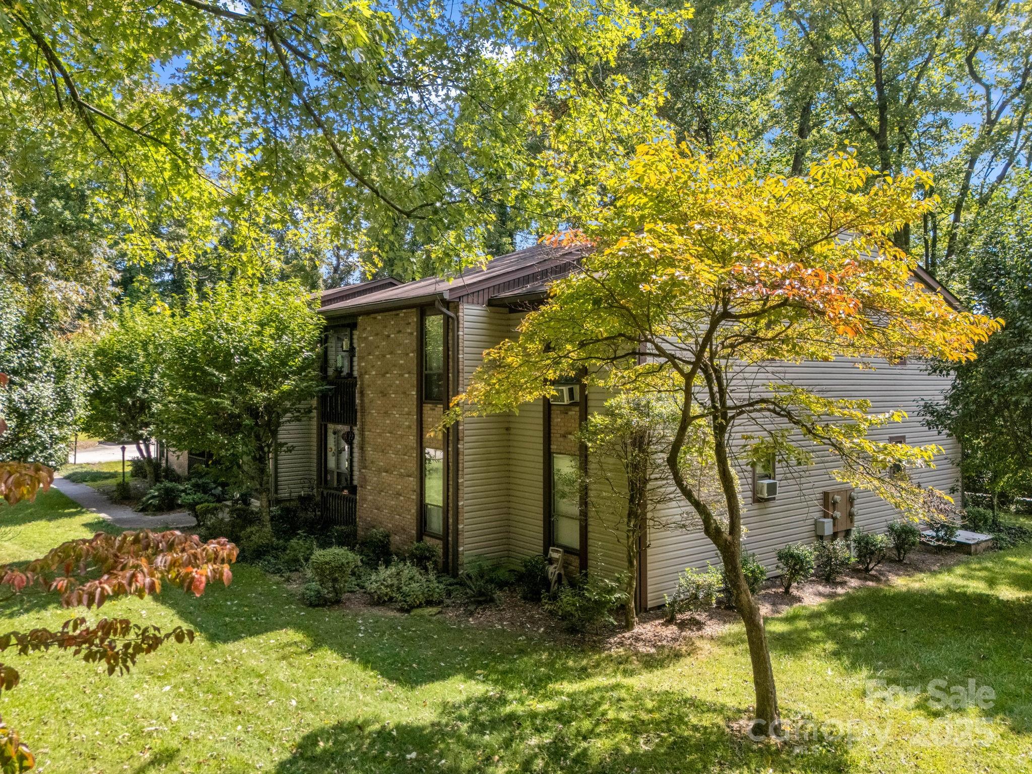 333 W Lake Avenue Hendersonville NC 28739