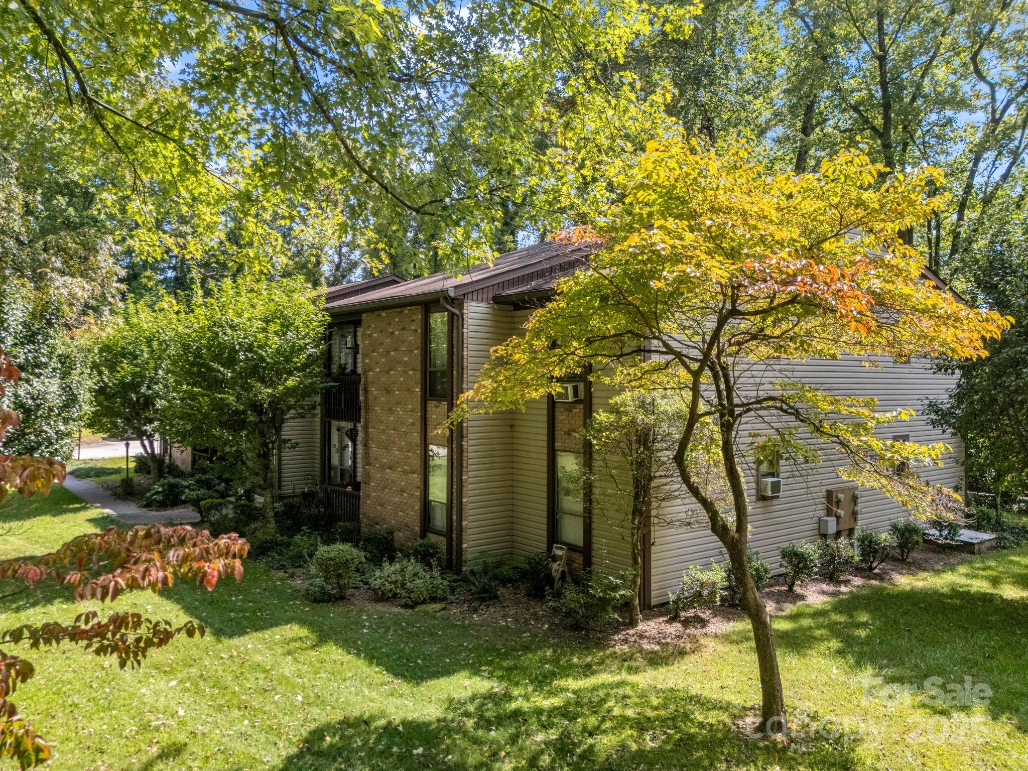 333 W Lake Avenue Hendersonville NC 28739