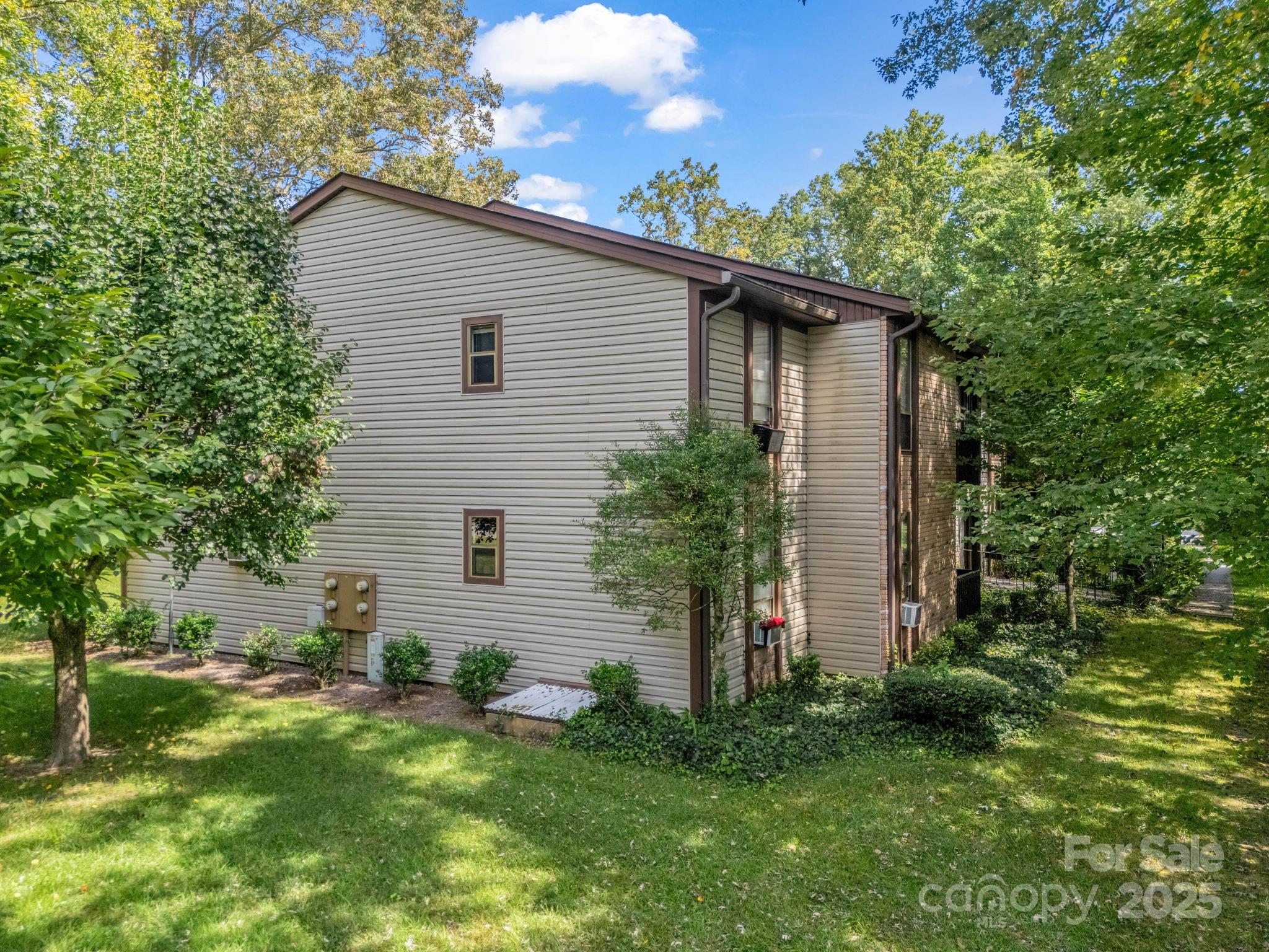 333 W Lake Avenue Hendersonville NC 28739