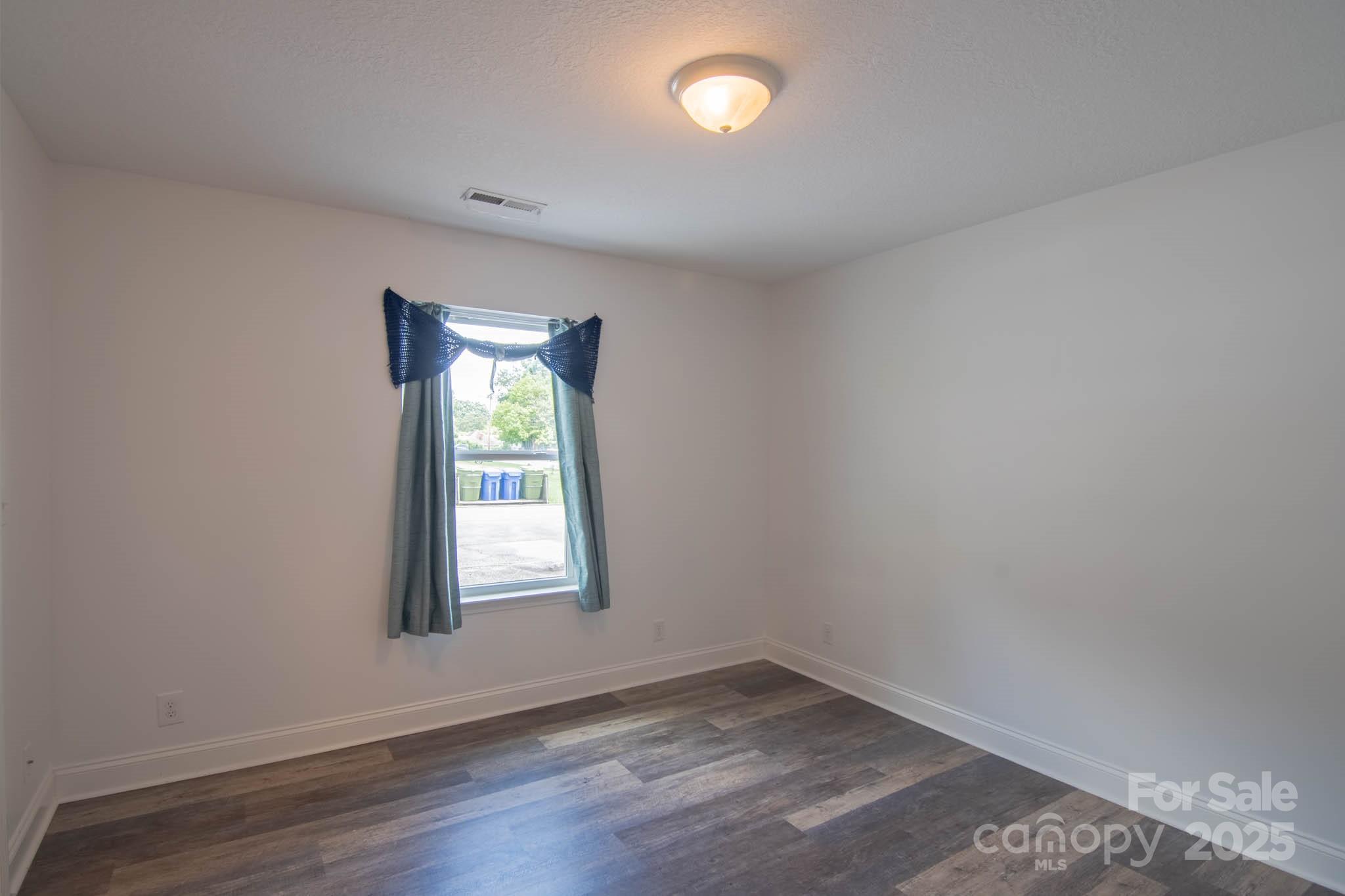 835 3rd Avenue W Hendersonville NC 28739