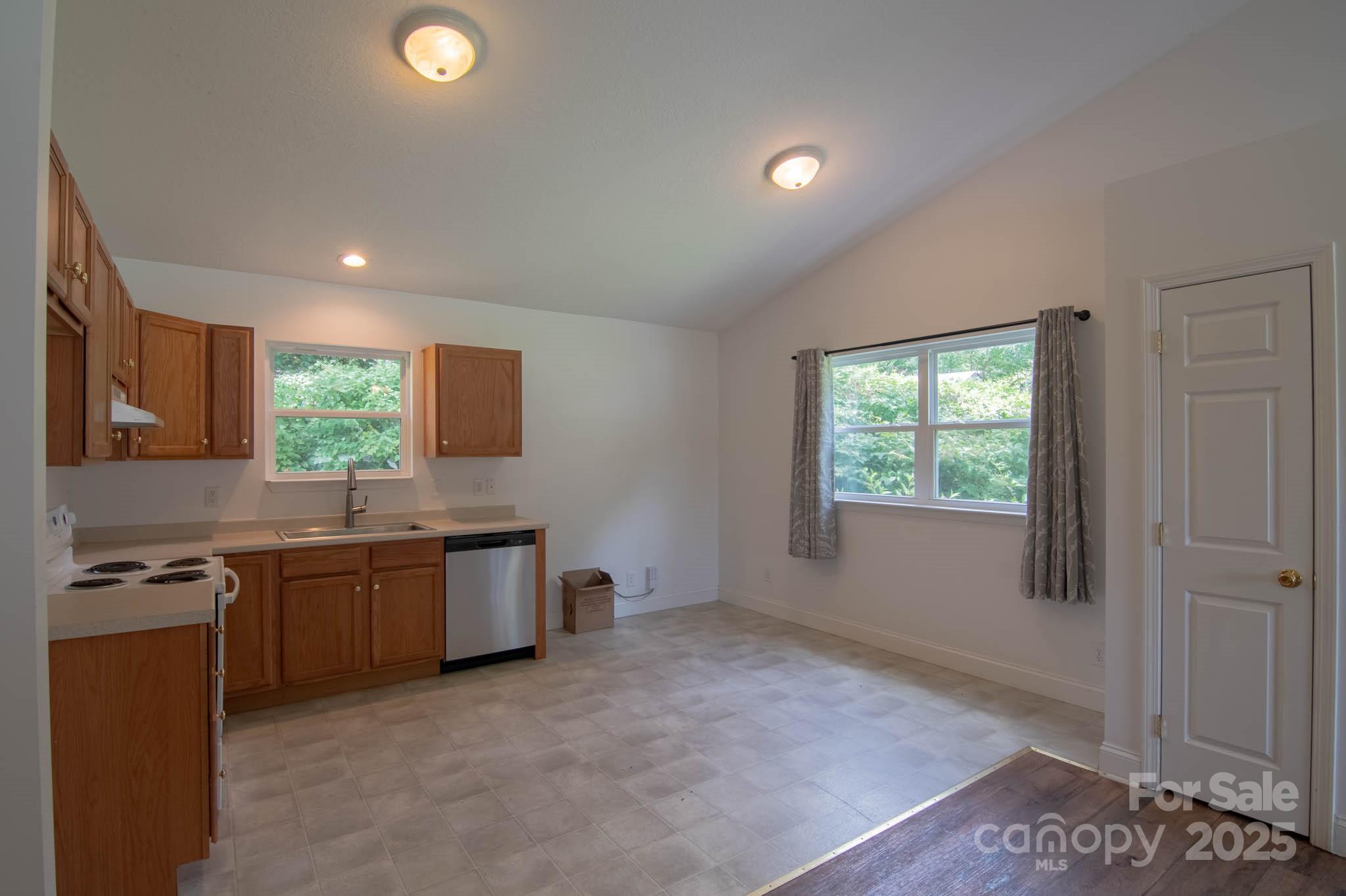 835 3rd Avenue W Hendersonville NC 28739