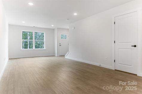 104 10th Avenue SE Hickory NC 28602