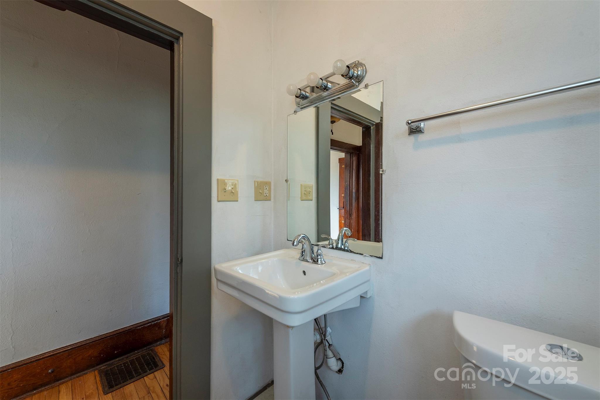 76 Oakwood Street Asheville NC 28806