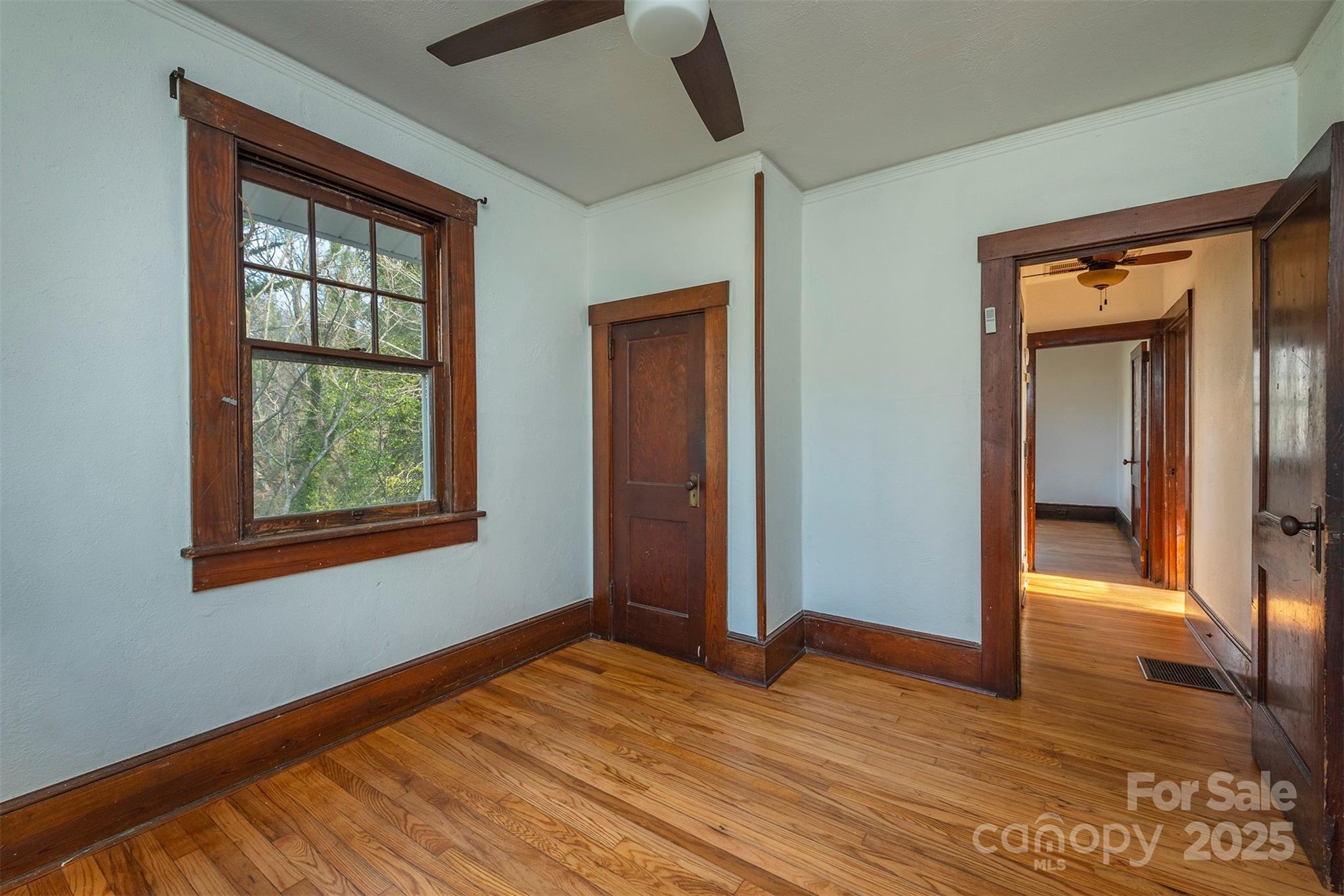 76 Oakwood Street Asheville NC 28806