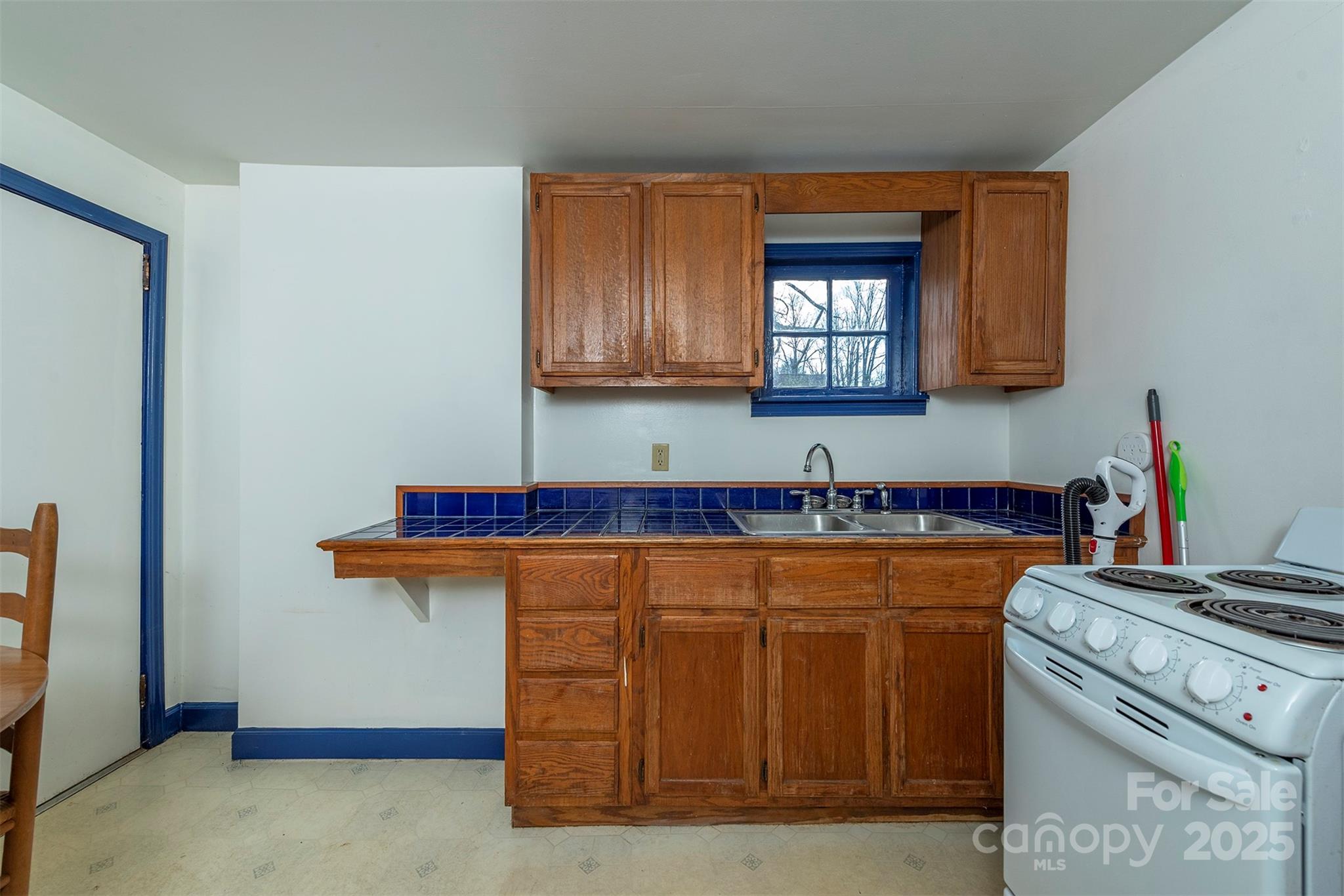 76 Oakwood Street Asheville NC 28806