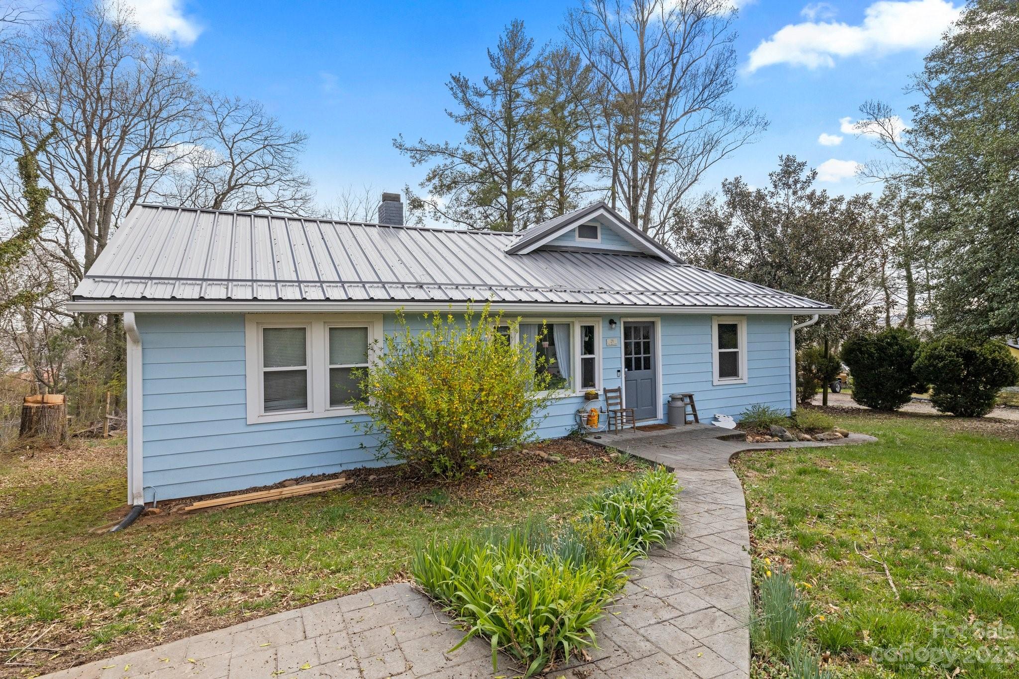 24 E Starnes Cove Road Asheville NC 28806