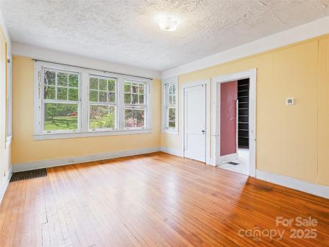 187 & 189 Pearson Drive Asheville NC 28801