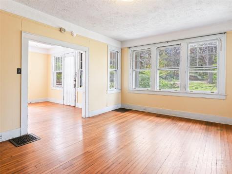 187 & 189 Pearson Drive Asheville NC 28801