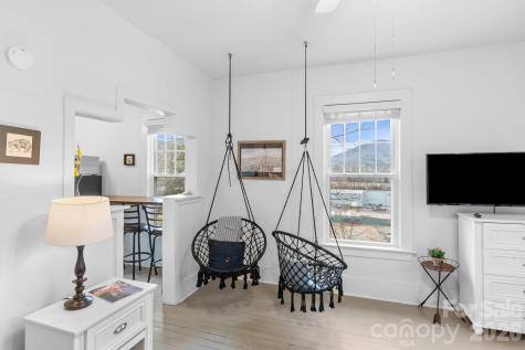33 Vance Avenue Black Mountain NC 28711