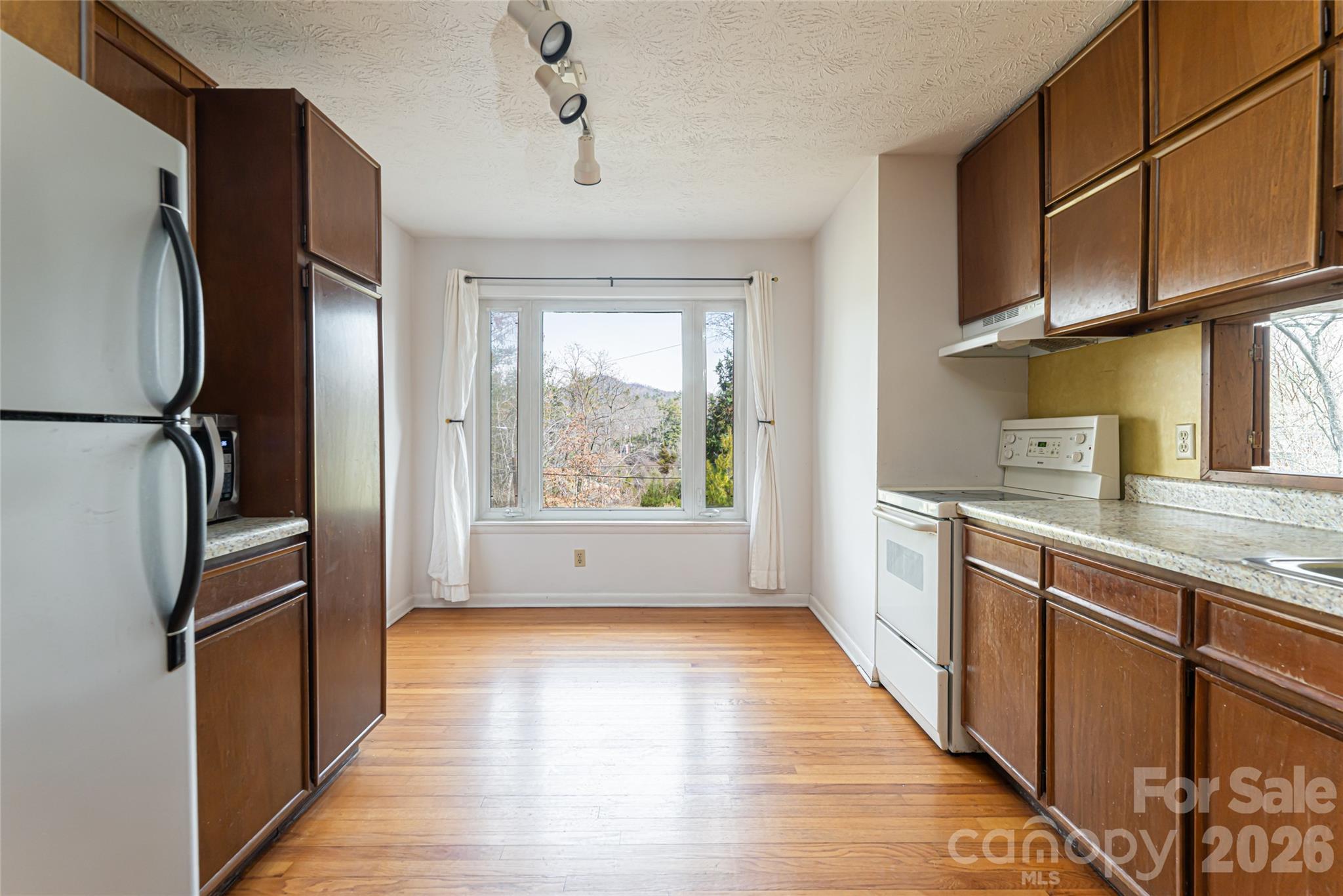 180 Lakewood Drive Asheville NC 28803