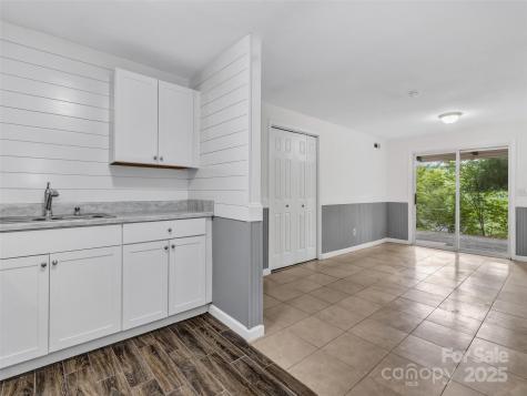 114 Elden Street Hendersonville NC 28739