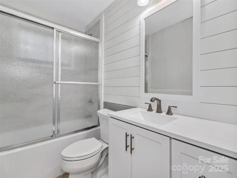 114 Elden Street Hendersonville NC 28739