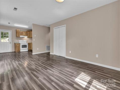 114 Elden Street Hendersonville NC 28739