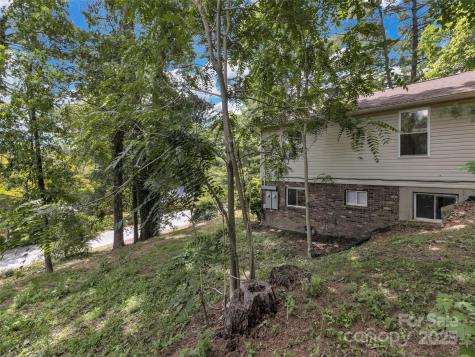 114 Elden Street Hendersonville NC 28739