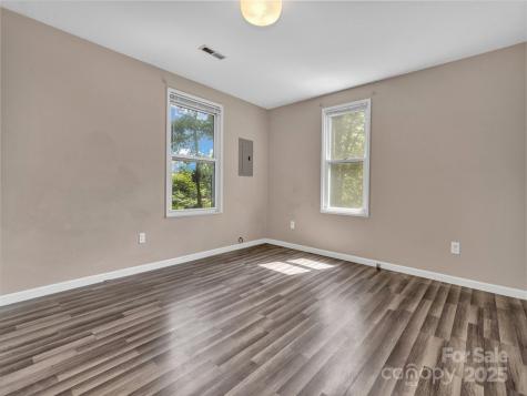 114 Elden Street Hendersonville NC 28739