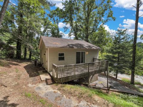 114 Elden Street Hendersonville NC 28739