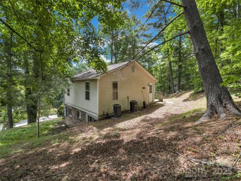 114 Elden Street Hendersonville NC 28739