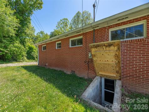 193 Old Howell Mill Road Waynesville NC 28786