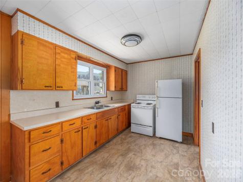 193 Old Howell Mill Road Waynesville NC 28786