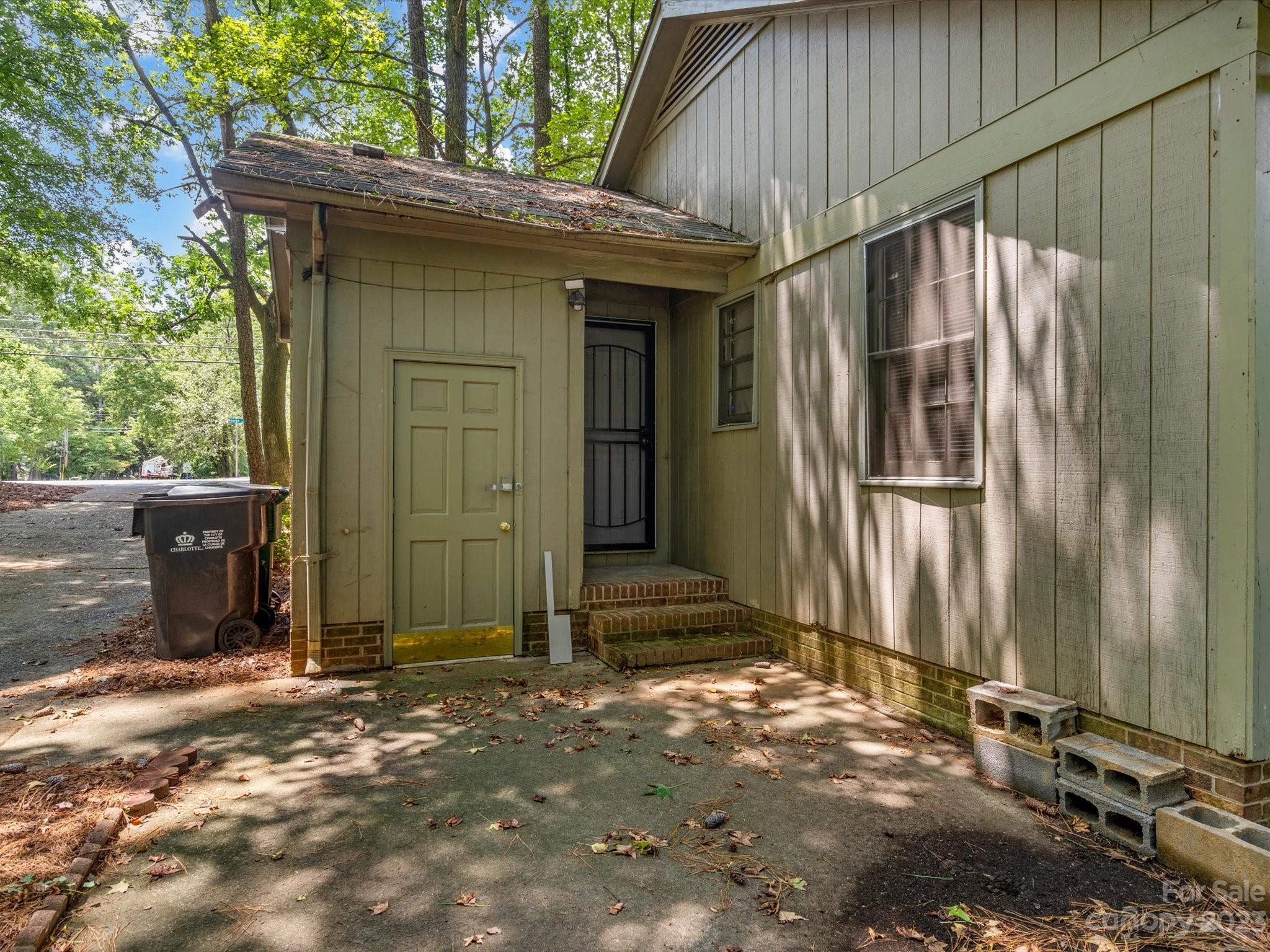 1061 Pineborough Road Charlotte NC 28212