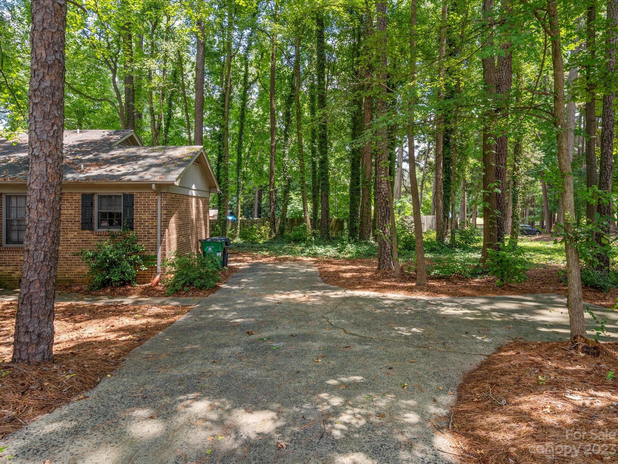 1061 Pineborough Road Charlotte NC 28212
