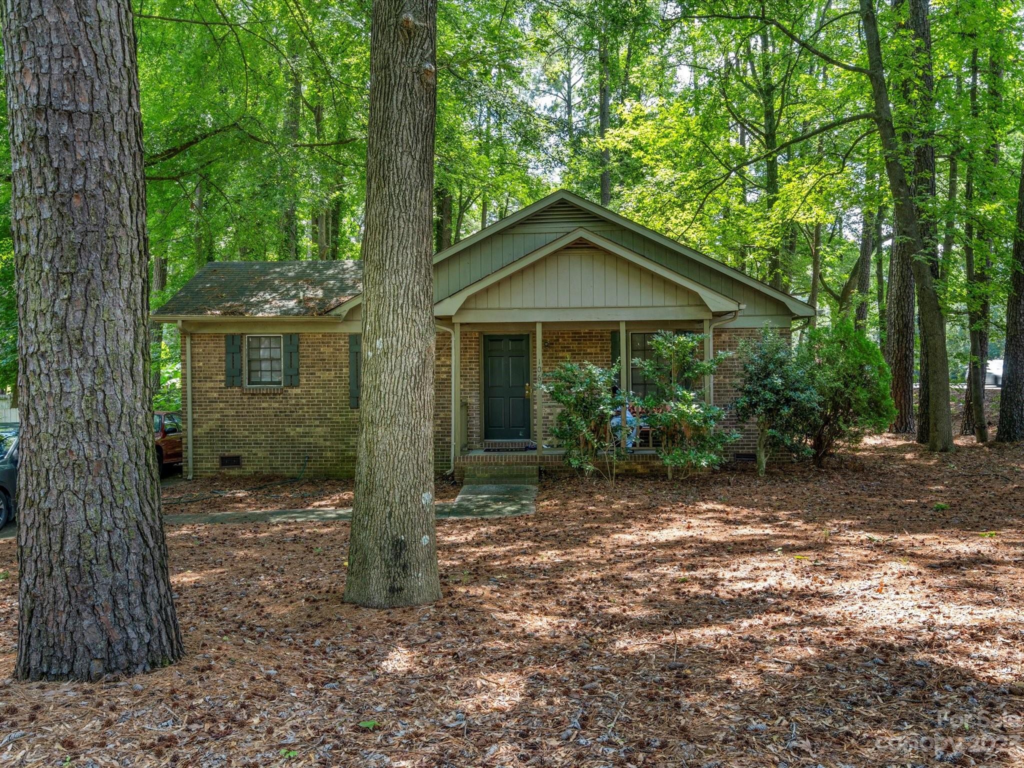 1061 Pineborough Road Charlotte NC 28212