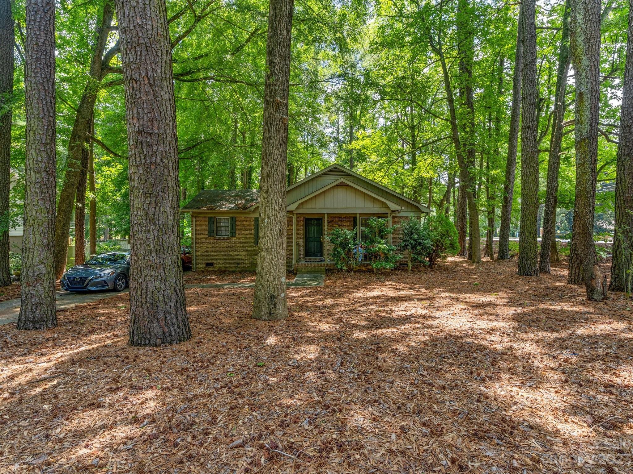 1061 Pineborough Road Charlotte NC 28212