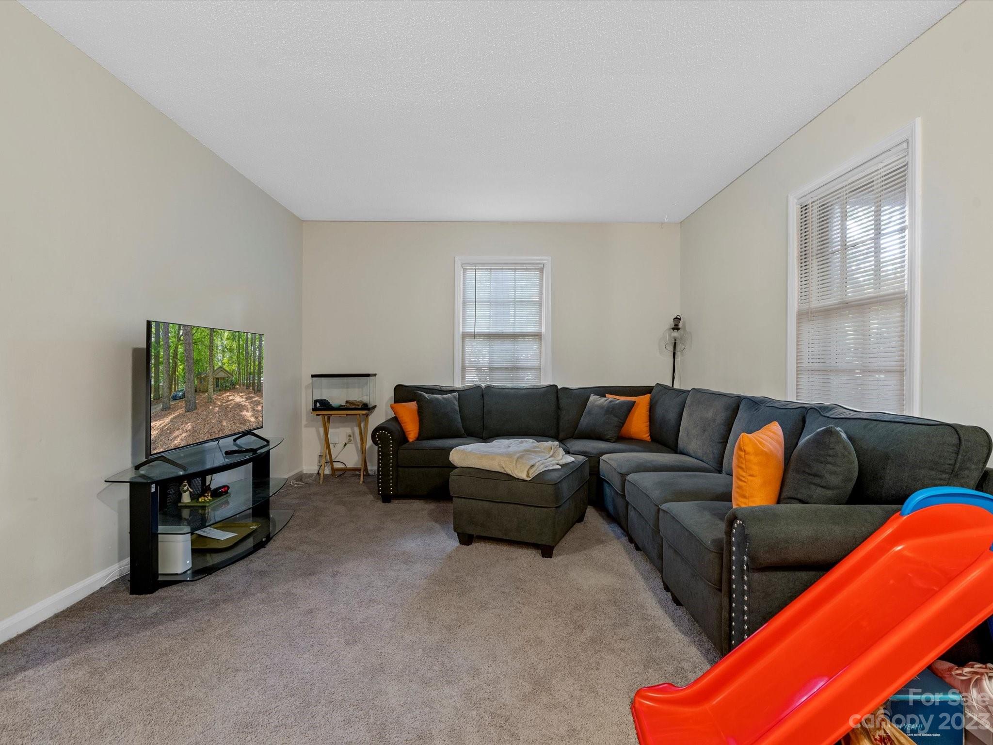 1061 Pineborough Road Charlotte NC 28212