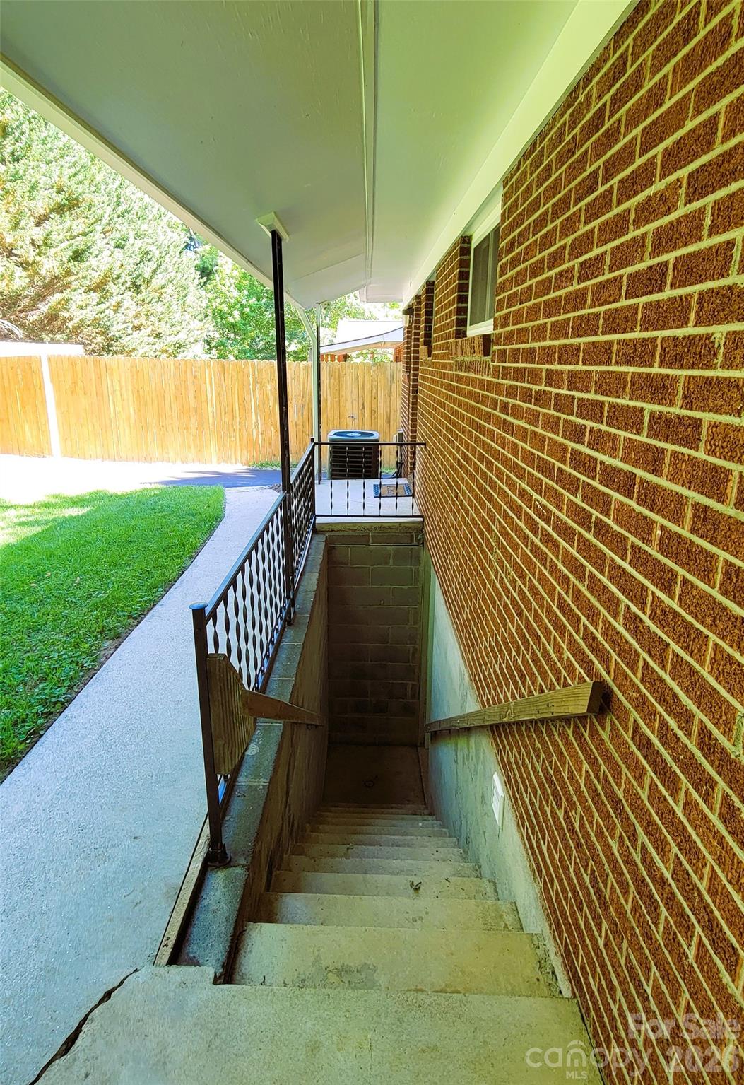 25 Browndale Road Asheville NC 28805