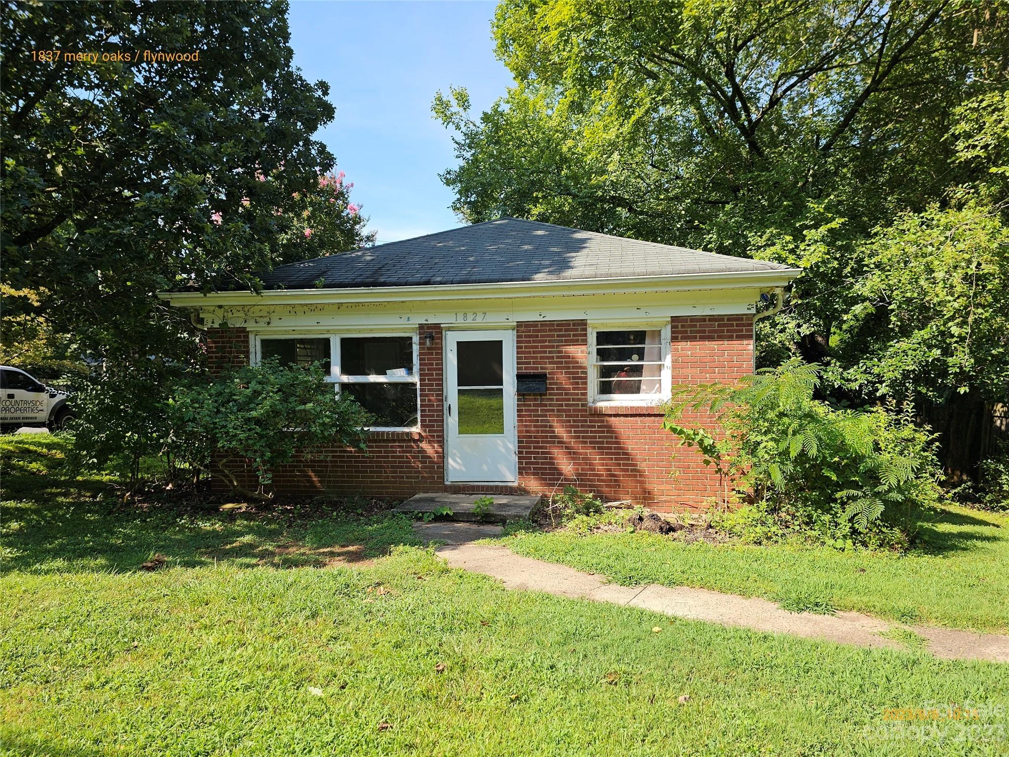 1827 Merry Oaks Road Charlotte NC 28205