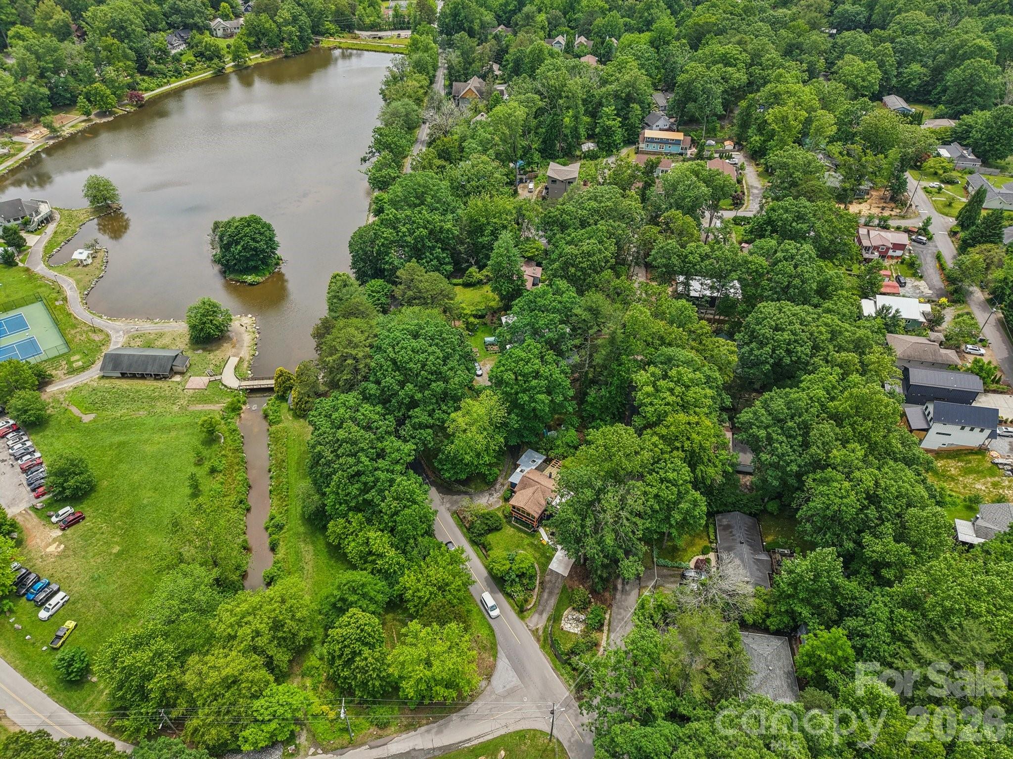 416 S Cherokee Avenue Black Mountain NC 28711